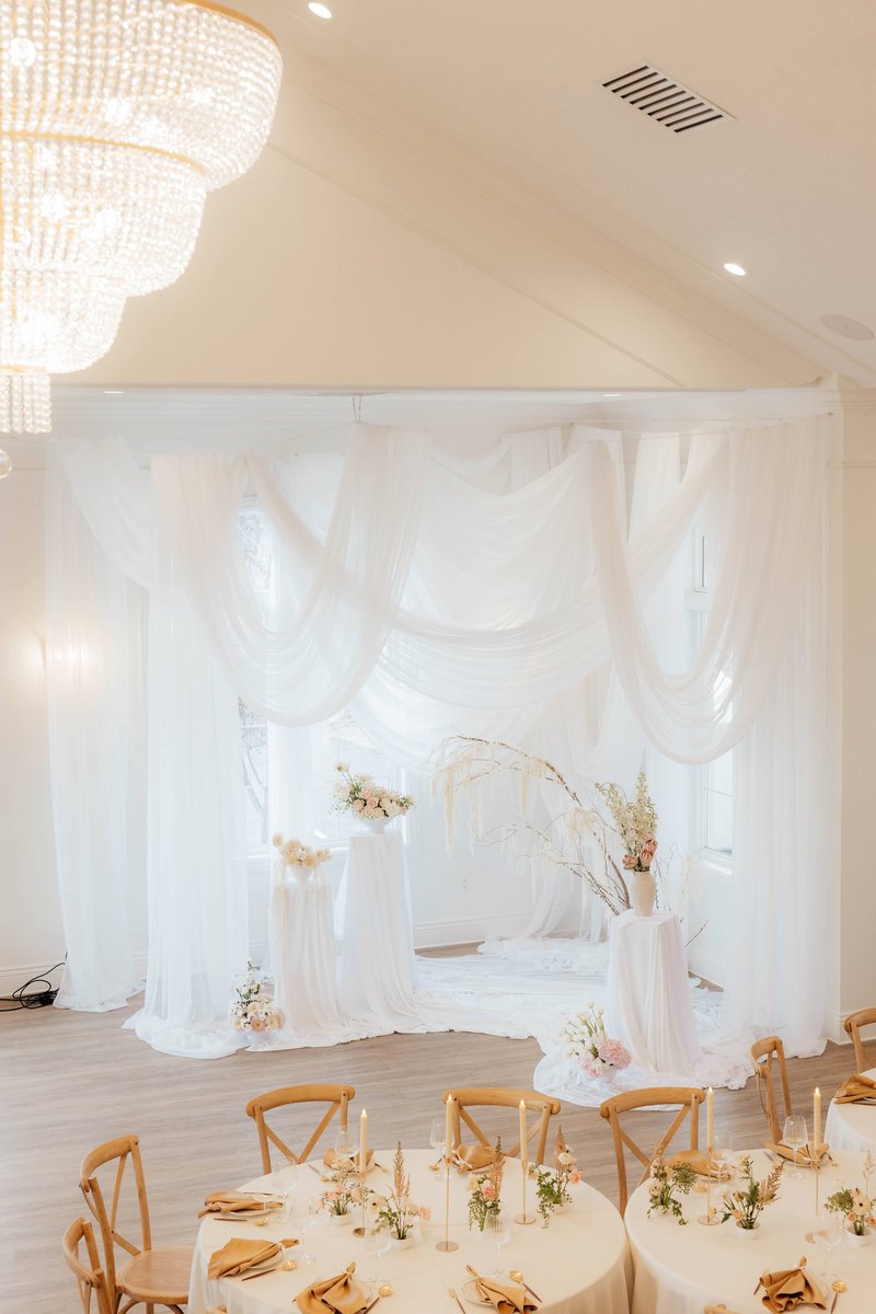 Dani + Rock wedding florals