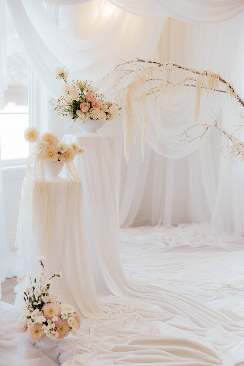 Dani + Rock wedding florals