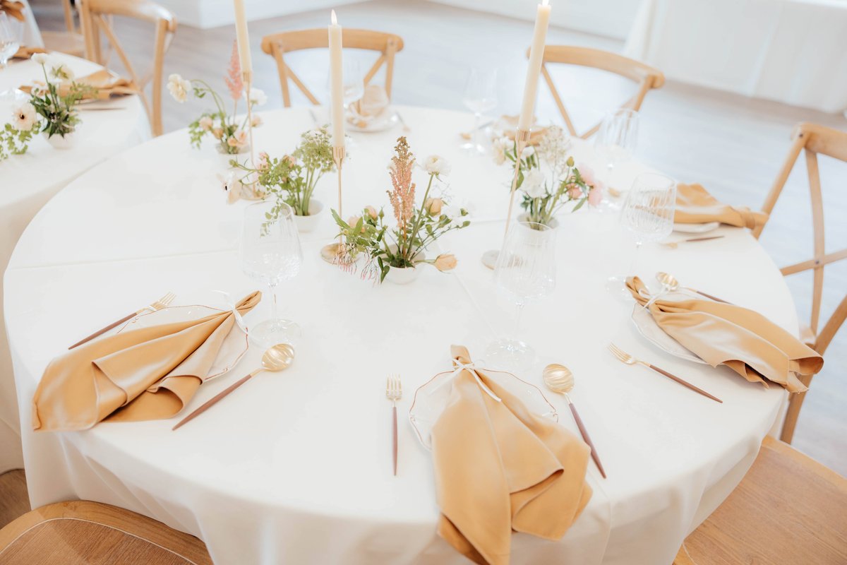 Dani + Rock wedding florals
