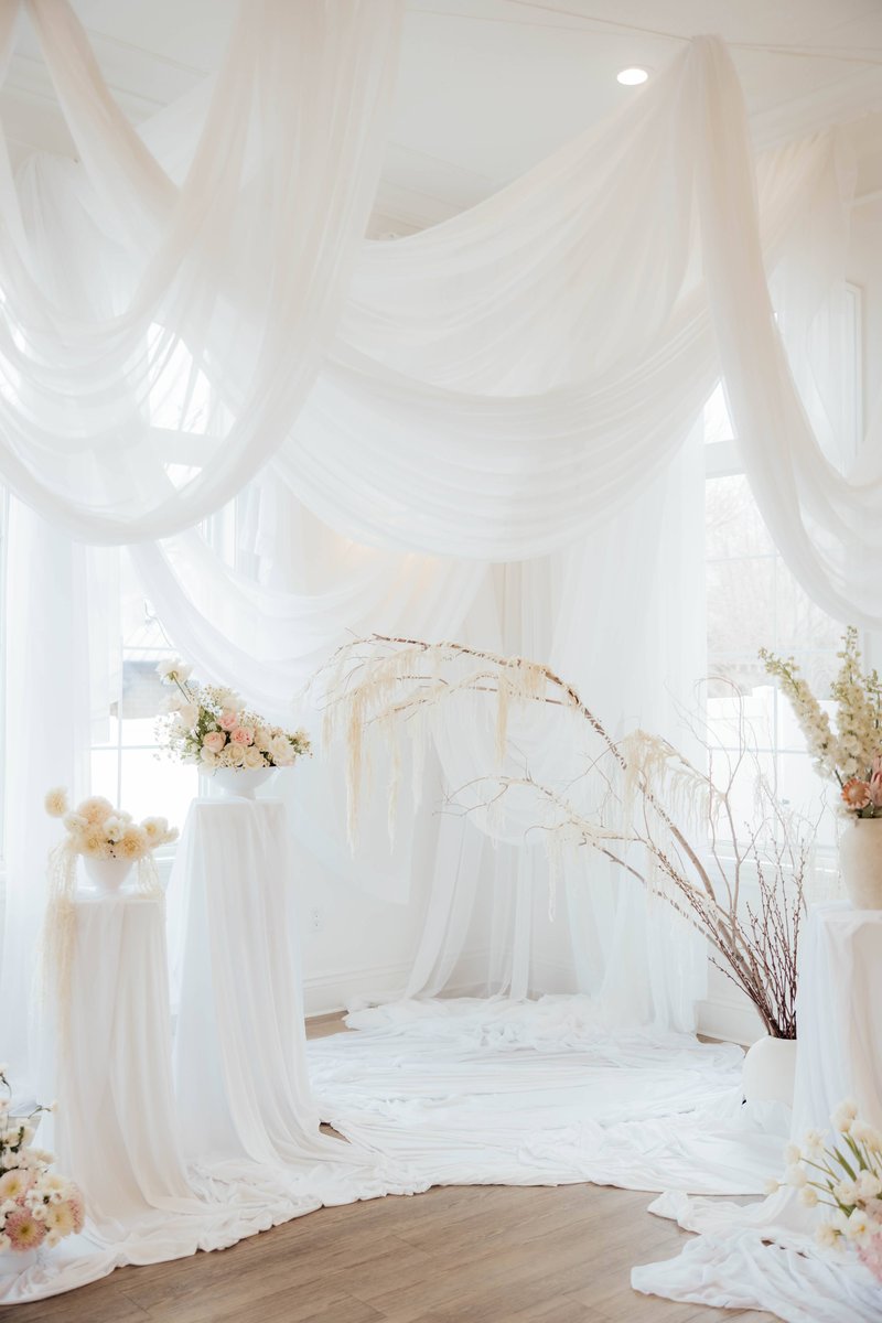 Dani + Rock wedding florals